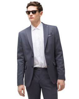 Textured weave suit Breast pocket detail